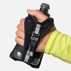 Nathan SpeedDraw 2 Flask 12oz Handheld Hydration - Black/Reflective Silver 14 Nathan SpeedDraw 2 Flask 12oz Handheld Hydration - Black/Reflective Silver -TCRunning Shop NS70860 00010 SpeedDraw2 12ozFlask onBody 2 1000x 2111f723 f555 4528 9085 4fa526404f65